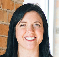 Sophie Hartwell, jefa de atención al cliente, retrato del equipo de servicio
